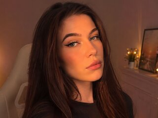 EllieBamber live