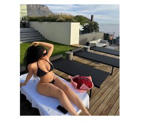 SarraJames webcam
